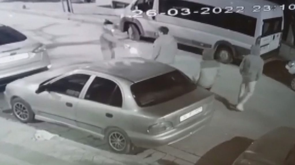 Sultangazi’de sokak ortasında silahlı saldırı