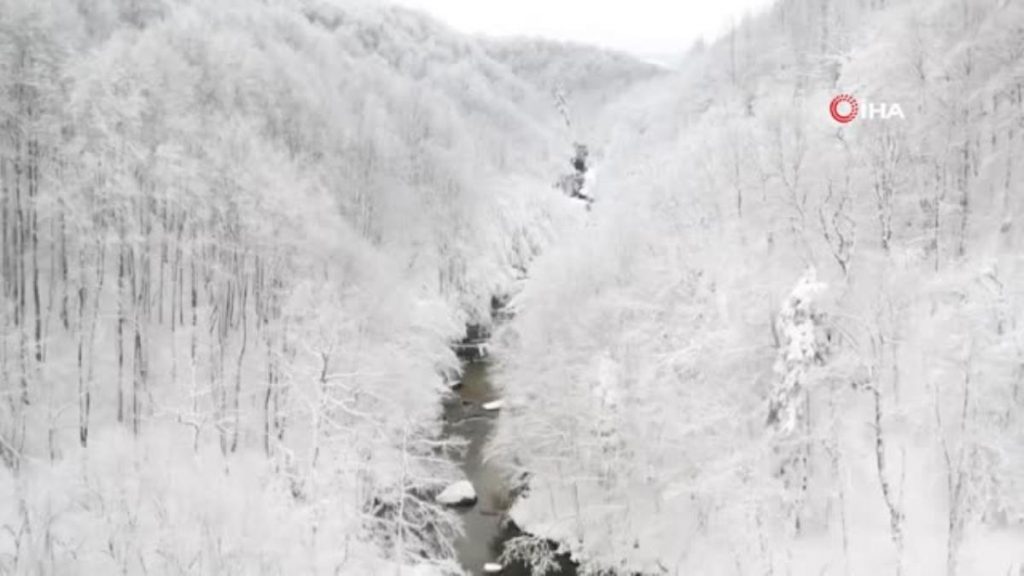 Suuçtu Şelalesi’nde mest eden kar manzarası