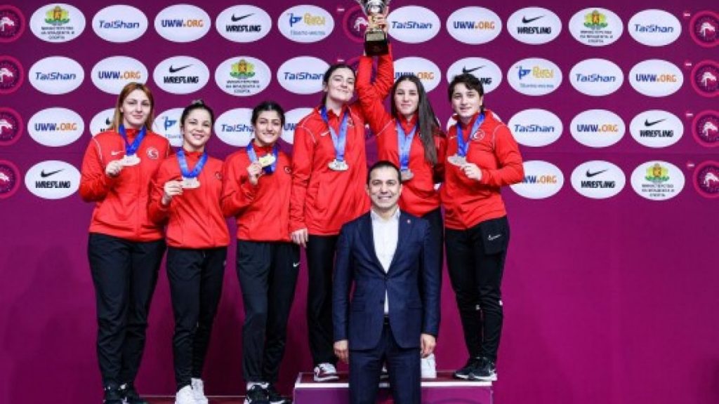 U23 Avrupa Güreş Şampiyonası’nda Türkiye, kadınlarda ilk kez Avrupa şampiyonu