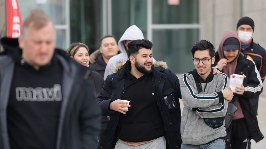 Ukrayna’dan tahliye edilen Türklerin sayısı 11 bini geçti