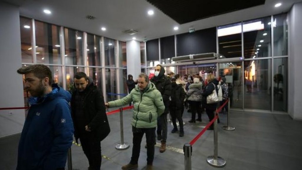 Ukrayna’dan tahliye edilen Türklerin sayısı 12 bini aştı