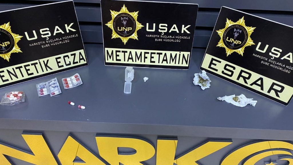 Uşak’ta sokak tacirlerine eş zamanlı operasyon