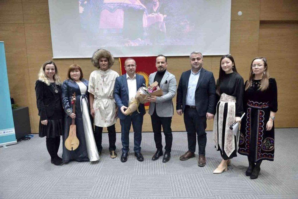 Yıldırım’da ‘Türk Dünyası Kırgız Kültür Gecesi’ yapıldı