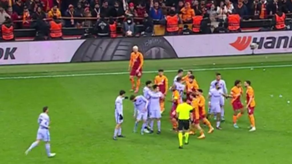 Zaman geçiren Barcelona, Galatasaraylıları çıldırttı