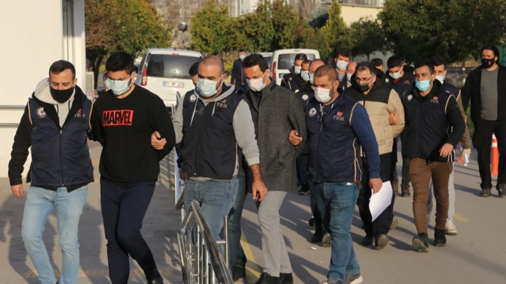 Adana’da FETÖ operasyonu: 15 gözaltı