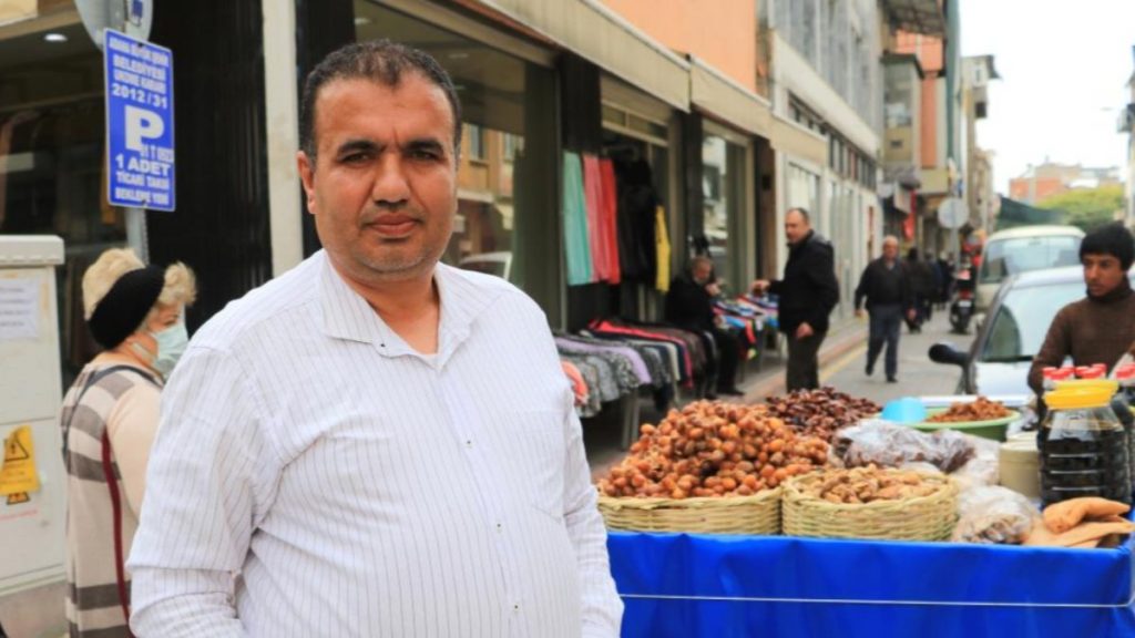 Ahmet Davutoğlu’na tepki gösteren esnaf: İhanet haini vurur