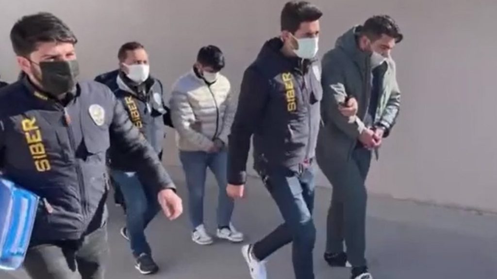 Antalya’da ‘yatırım’ yalanıyla dolandırıcılık yapanlar yakalandı