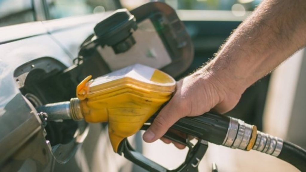 Bir indirim daha! Varil fiyatı eridi, akaryakıt düşüşe geçti: Bu geceden itibaren…