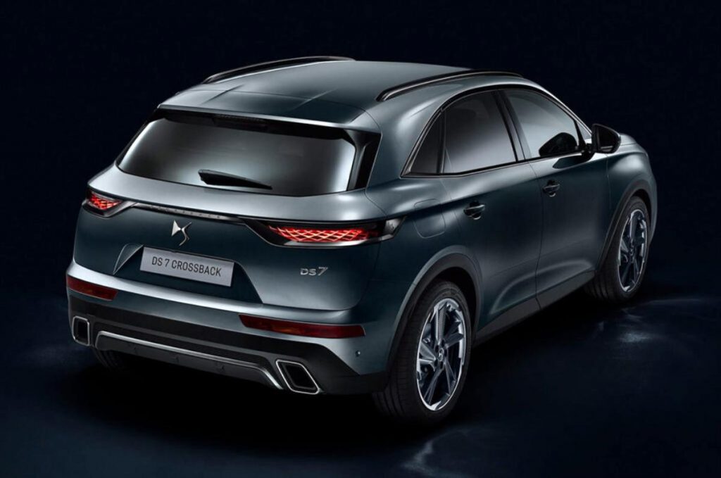 DS 7 Crosback’e özel seri: Ligne Noire