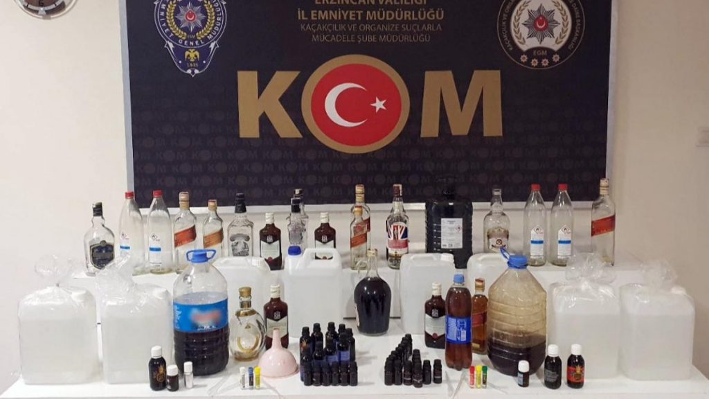 Erzincan’daki sahte içki operasyonunda 30 litre etil alkol bulundu