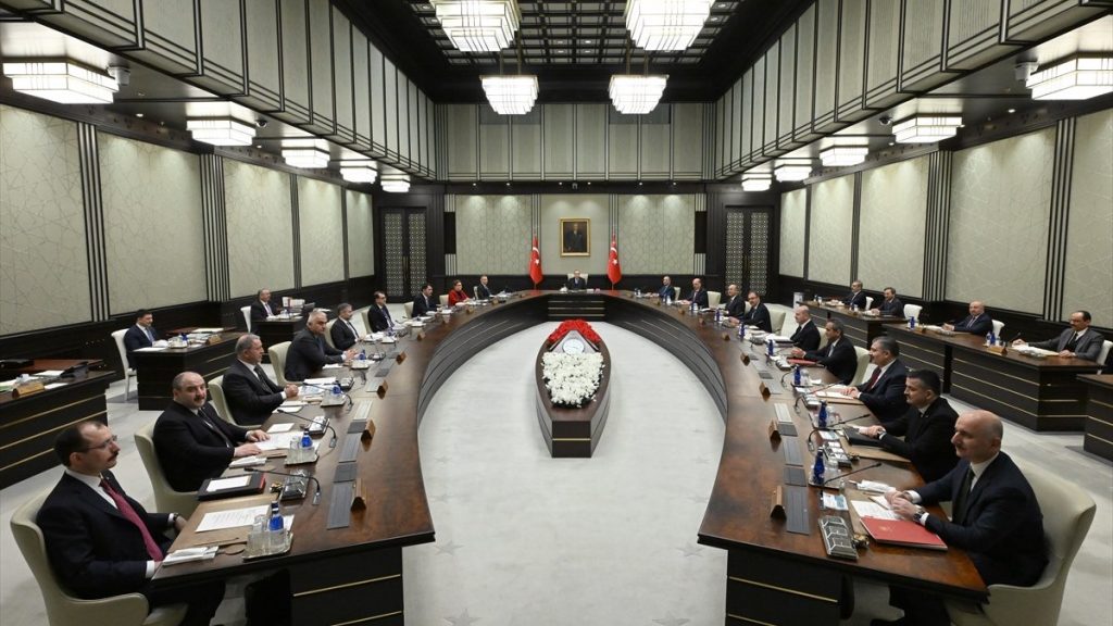 Kabinenin gündeminde Ukrayna krizi ve ekonomi var