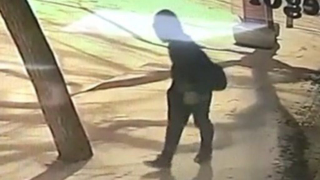 Konya’da duvarı delip, kuyumcuyu soydular