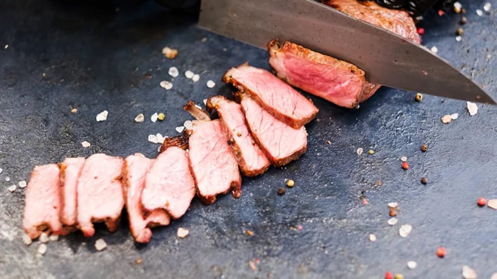 Manisa’da eşek etini piyasaya sürmeye çalışanlara suçüstü yapıldı