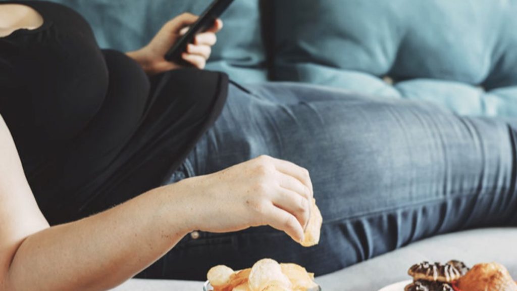 Sağlıklı olayım derken aman ölmeyin! Bu besinler fazla tüketildiğinde…