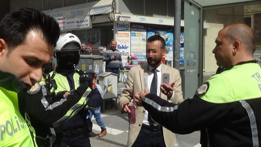 Şanlıurfa’da alkolmetreyi üflemeyen sürücüye ceza