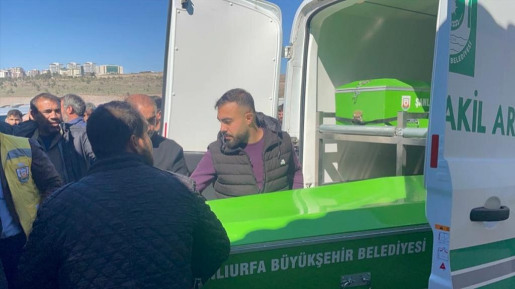 Şanlıurfa’da rüzgar etkisiyle çatıdan düşen işçi kurtarılamadı