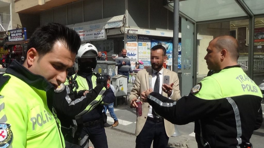 Şanlurfa’daki alkollü sürücü polislere direndi