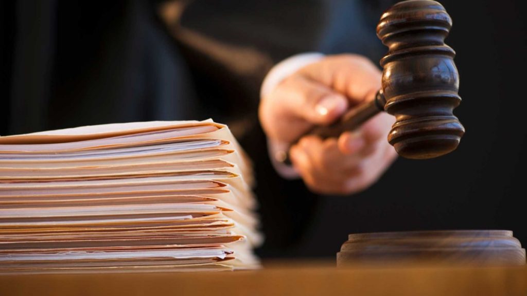 Yargıtay’dan ‘adam değilsin’ sözü için emsal karar