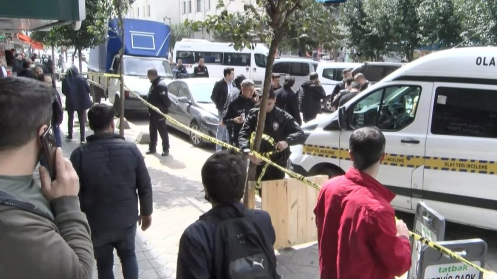Zeytinburnu’nda 2 grup arasında silahlı kavga