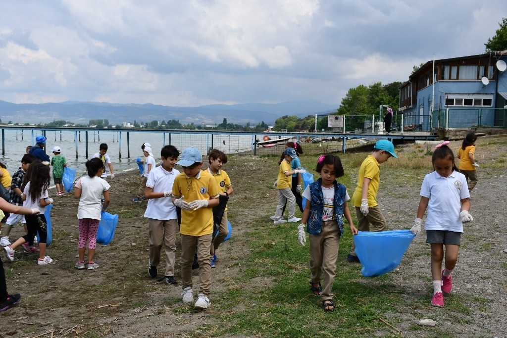 İznikli minikler Çevre Haftası’nı kutladı