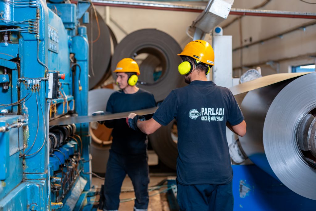 Parladı Metal, yatırımları sayesinde 8 ülkeye ihracat yapan bir firma haline geldi